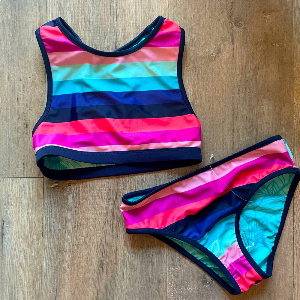 NEW! Eddie Bauer 2 piece girl reversible bikini swim suit in size S (7/8)